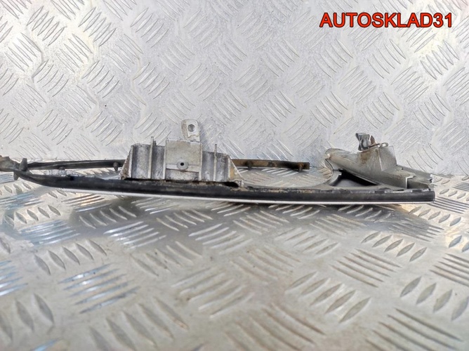 Планка под фару левая Mercedes W210 A2108200312