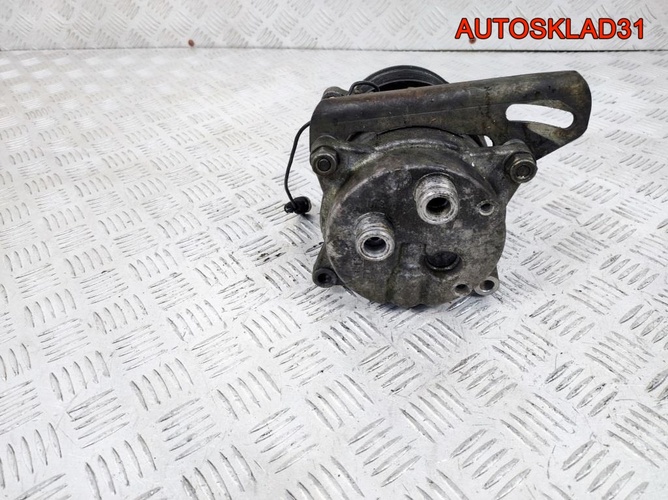 Компрессор кондиционера VW Golf 4 6580326