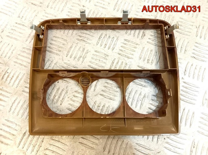 Накладка декоративная Opel Vectra B 90508026