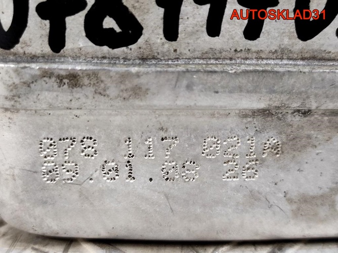 Радиатор масляный Audi A3 8L 1,6 AKL 078117021A