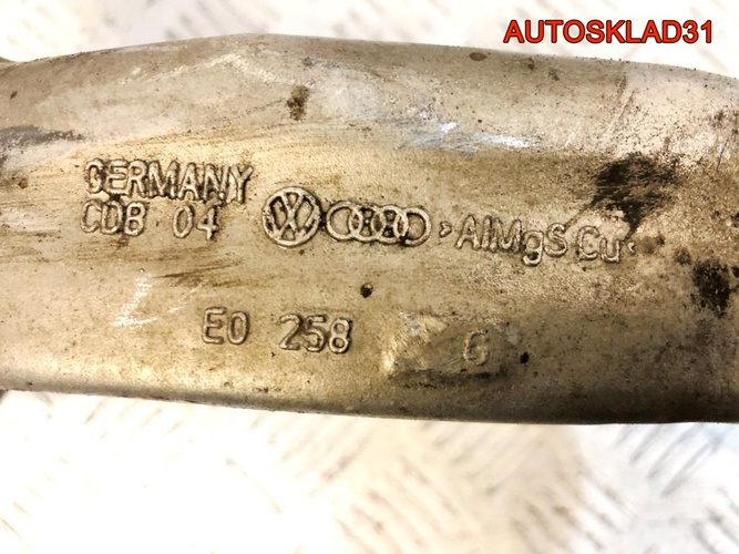 Кулак поворотный перед правый Audi A8 D3 4E0258G