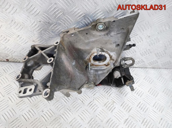 Кронштейн ТНВД Opel Astra J 2,0 A20DTH 55574721