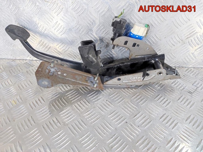 Педаль тормоза МКПП Ford C-MAX 3M512467AN