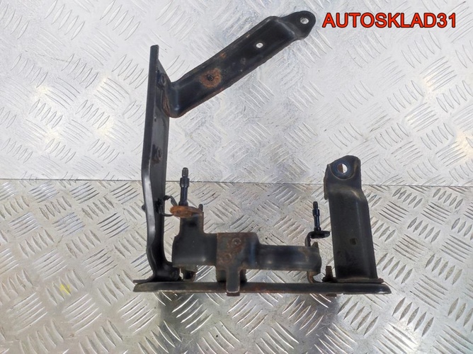 Кронштейн гидроусилителя Ford Focus 2 3M513K738AC