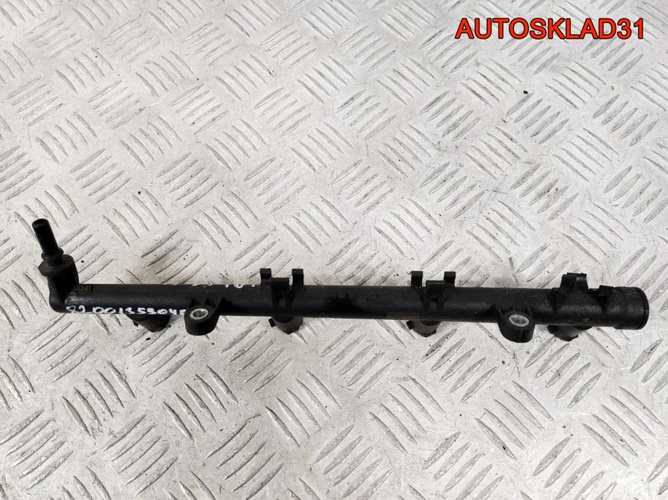 Рейка топливная Renault Megane 2 8200135504