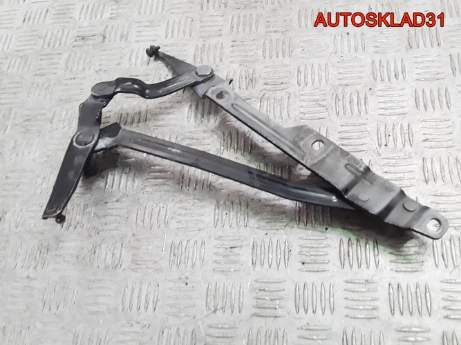 Петля крышки багажника левая Audi 100 C4