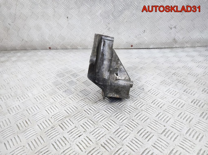 Кронштейн КПП Skoda Octavia A4 1,6 AEE 030199275A