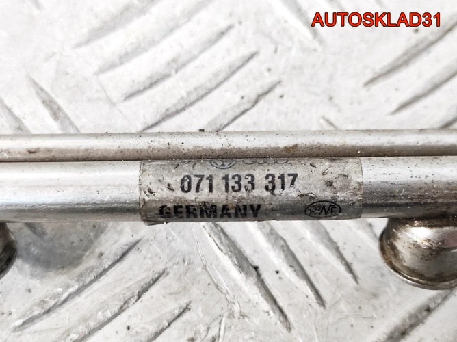 Рейка топливная VW Passat B5 2.3 AGZ 071133317