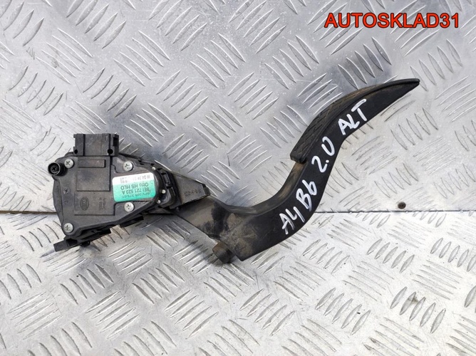 Педаль Audi A4 B6 2,0 ALT 8EI721523A Бензин