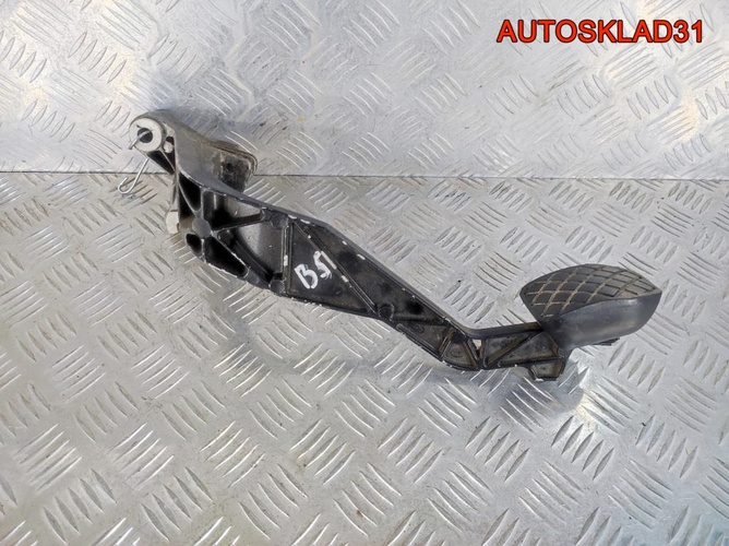 Педаль сцепления Audi A4 B5 8D1721316D