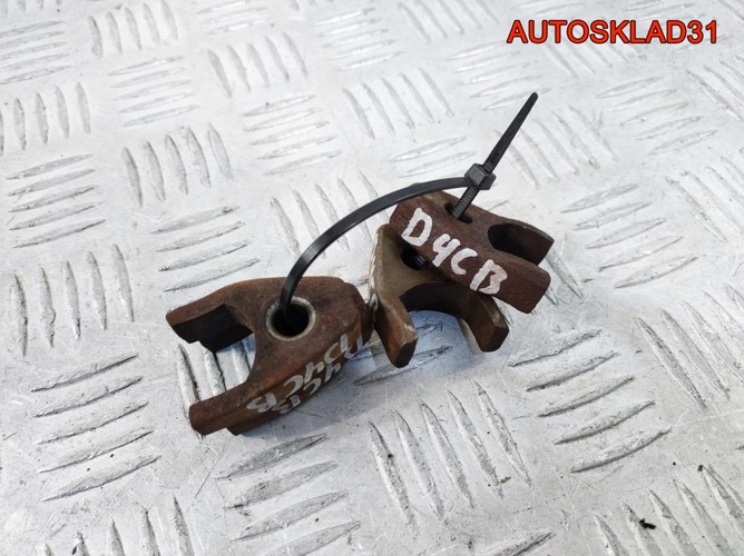 Кронштейн форсунки Hyundai H 1 2,5 D4CB 338144A000