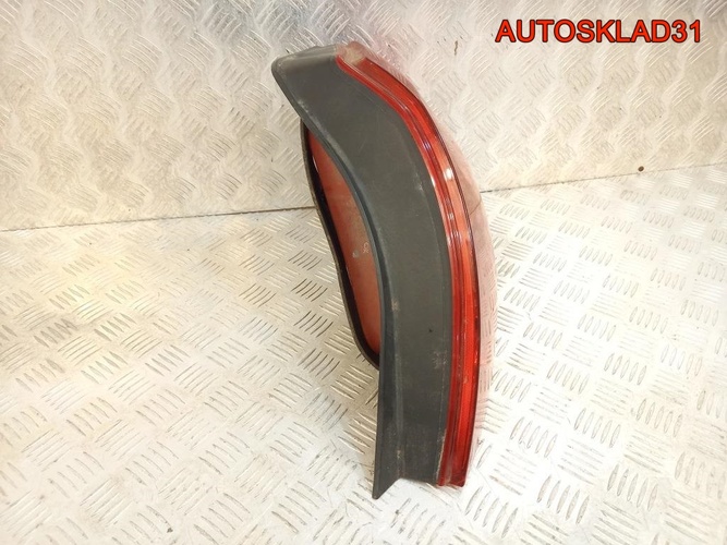 Фонарь задний правый Kia Ceed 924021H001