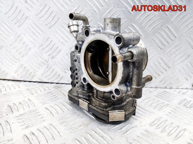 Заслонка дроссельная Opel Astra J A16XER 55561495