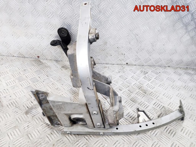 Кронштейн крепления крыла Audi A8 D3 4E0821137D