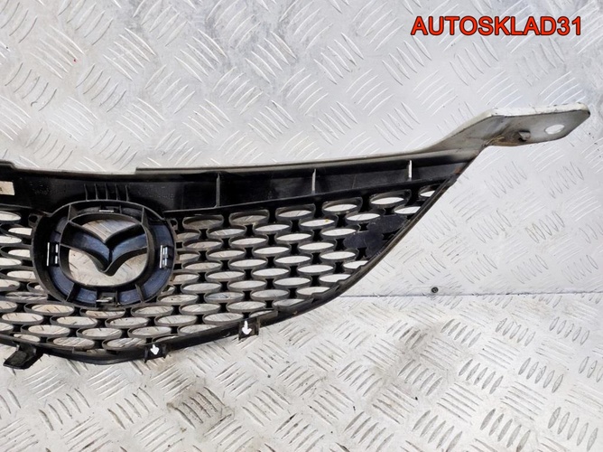 Решетка радиатора Mazda 3 BK BN8V50711 Седан