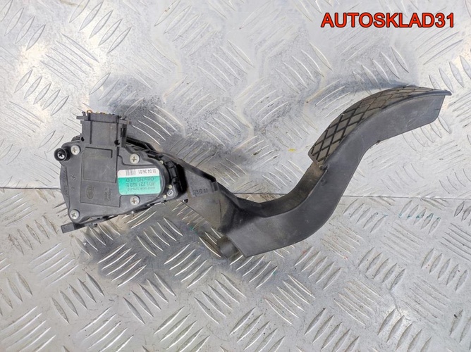 Педаль газа Audi A4 B5 8D1721523E Бензин