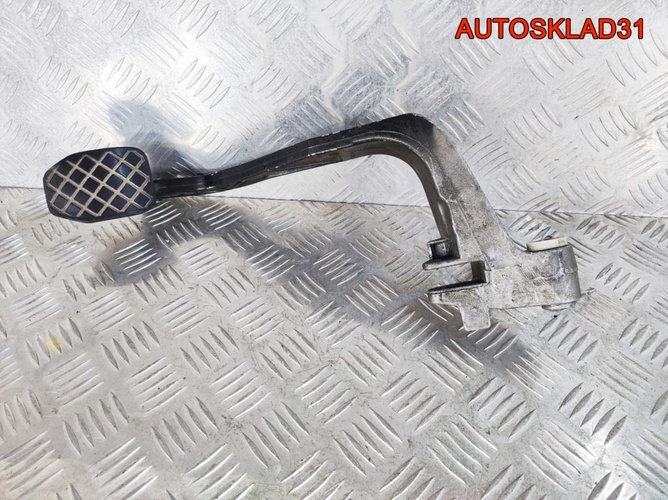 Педаль сцепления Audi A4 B5 8D1721316D