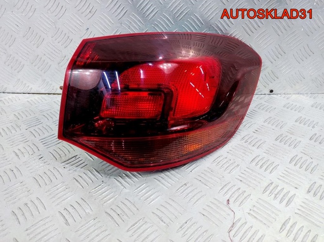 Фонарь задний наружный правый Opel Astra J Combi 13314051