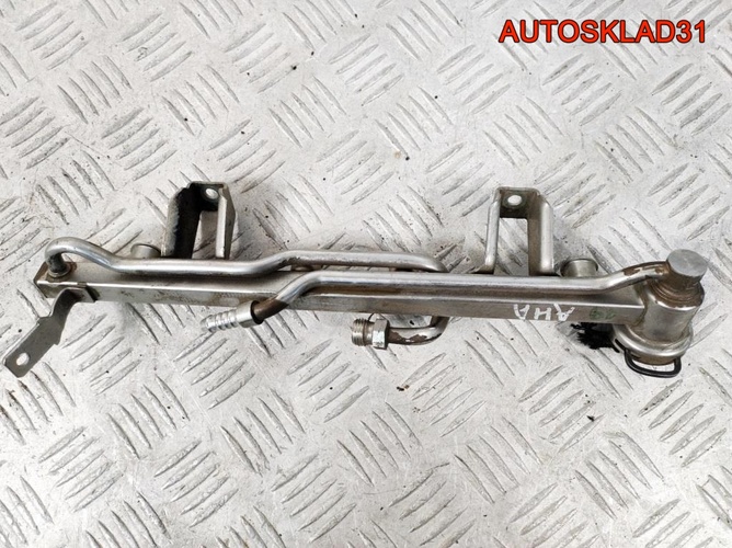 Рейка топливная VW Passat B5  1.6 ANA 06B133317A