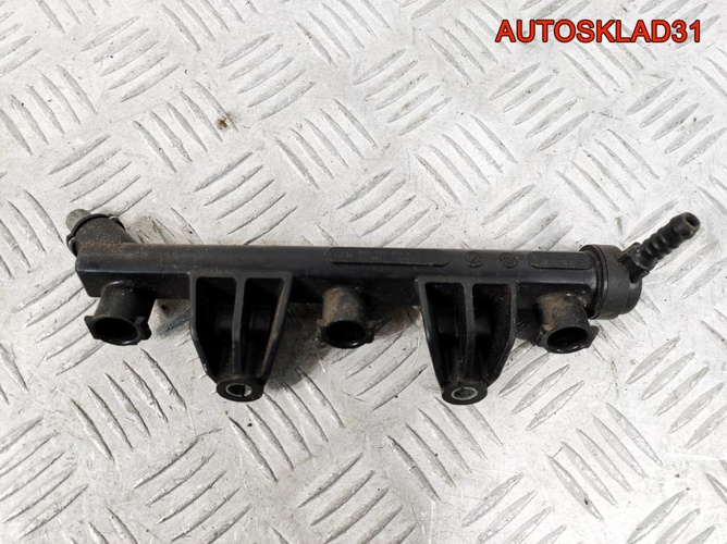 Рейка топливная VW Polo 4 1,2 BBM 03D133329B