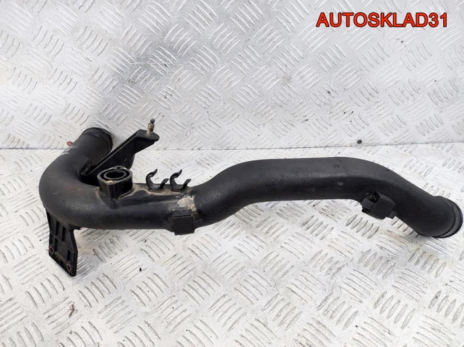 Патрубок интеркулера VW Passat B5 AJM 8D0145840S 