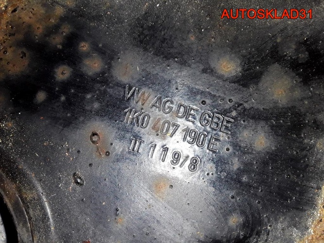 Рычаг передний правый Volkswagen Golf 5 1K0407190E