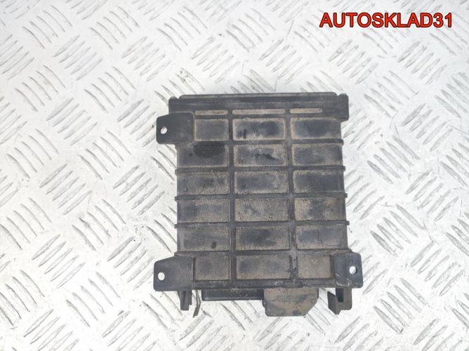 Блок ЭБУ Audi 100 811906264 1,8 Бензин