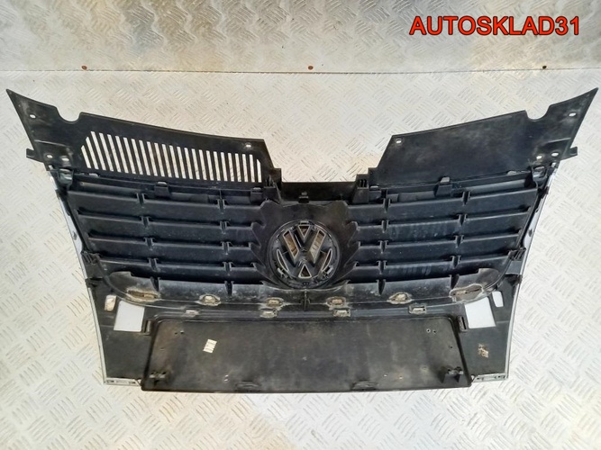 Решетка радиатора Volkswagen Passat B6 3C0853651