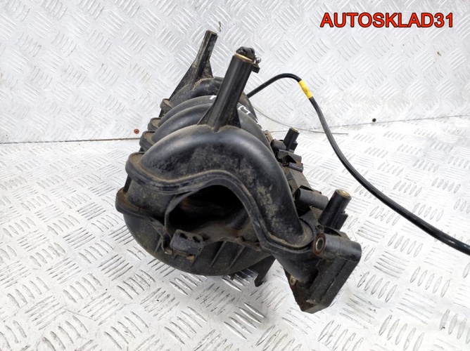 Коллектор впускной Renault Logan 8200647805