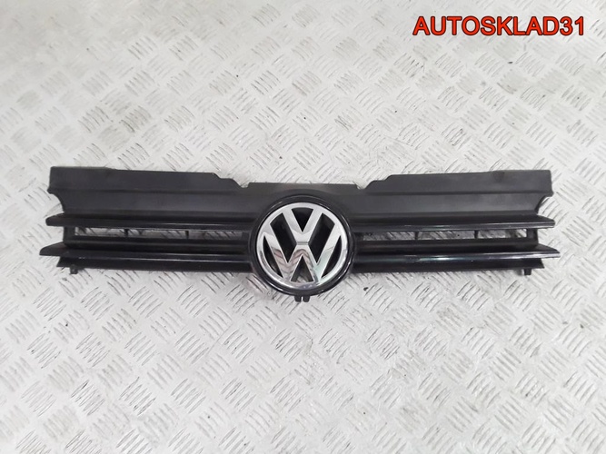 Решетка радиатора Volkswagen Golf 4 1E0853655