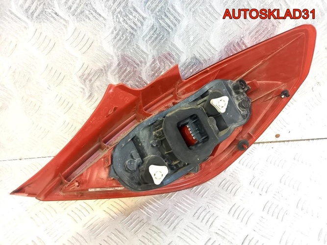 Фонарь задний левый Opel Corsa D 13186350 Хетчбэк