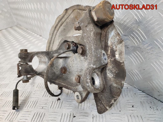 Кулак поворотный перед левый BMW E90 31216764443