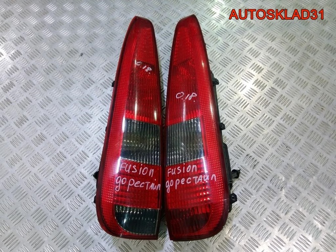 Фонарь задний Ford Fusion 1324565 дорестайлинг