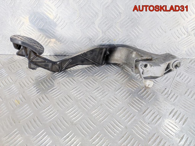 Педаль сцепления Audi A4 B5 8D1721316D