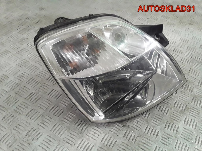 Фара правая Kia Picanto до 2008 года 9210207060