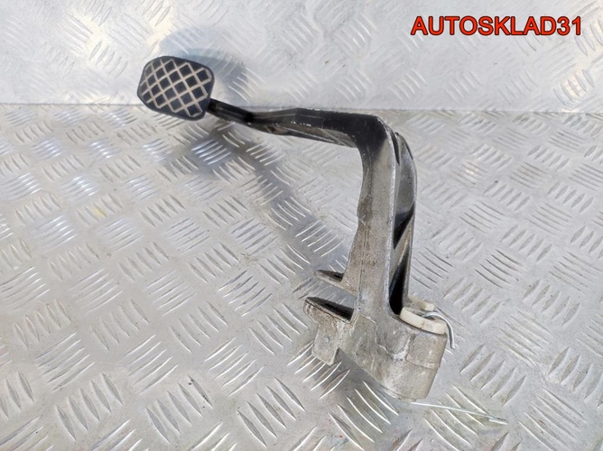 Педаль сцепления Audi A4 B5 8D1721316D