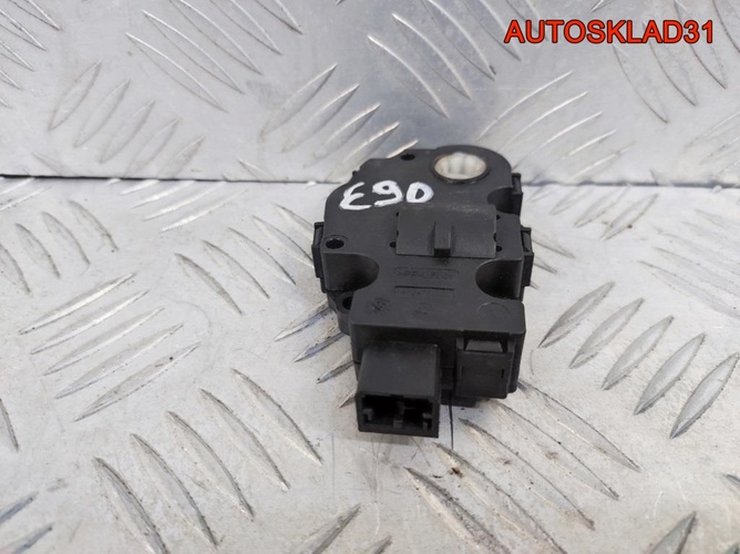 Моторчик заслонки отопителя BMW E90 64116956706