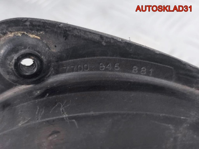 Фара противотуманная левая Renault Clio 2