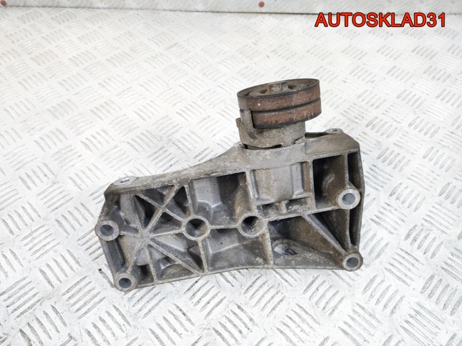 Кронштейн генератора Skoda Octavia A4 030145169H