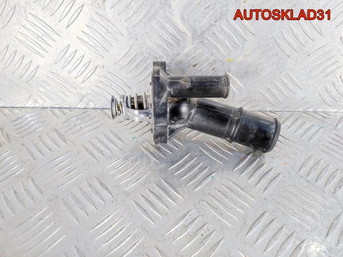 Корпус термостата Ford Focus 2 2,0 AODA 5653258