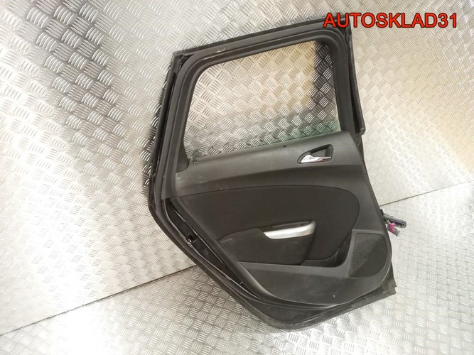 Дверь задняя левая Opel Astra J 13301546 Универсал