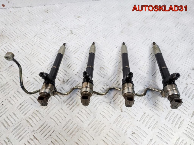 Форсунка дизельная Toyota Avensis 2 236700R050