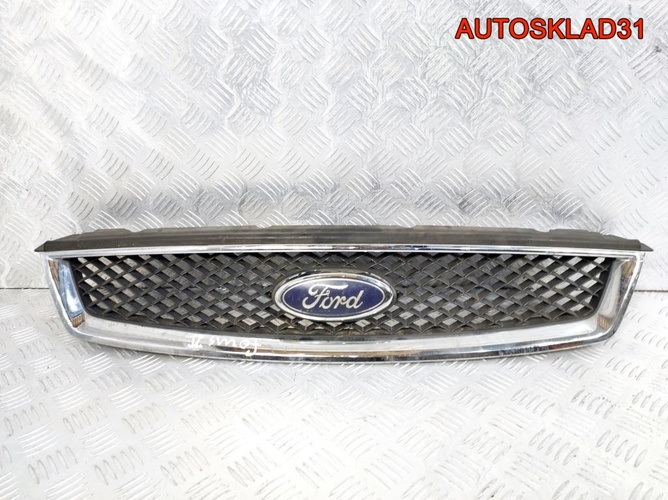 Решетка радиатора Ford Focus 2 4M518138AE