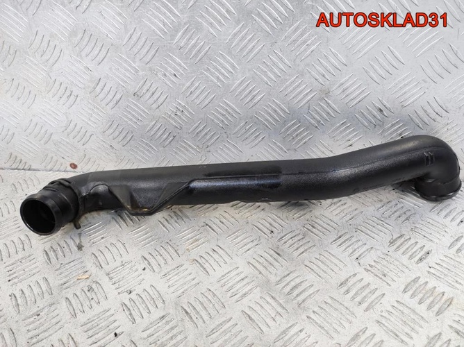 Патрубок интеркулера Volkswagen Golf 3 1H0145840R