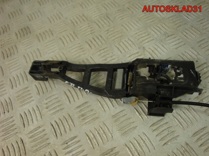 Кронштейн ручки двери Ford Focus 2 3M51R224A36AE