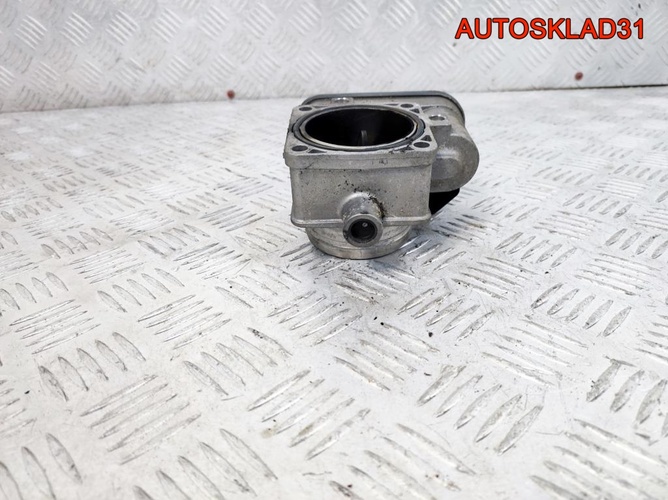 Заслонка дроссельная VW Caddy 3 2.0 BDK 038128063C