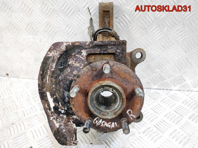 Кулак поворотный передний правый Nissan Qashqai 1