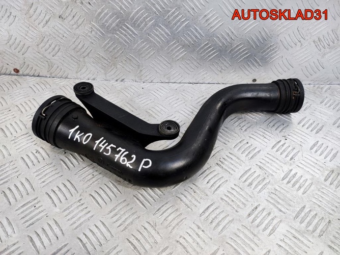 Патрубок интеркулера  VW Gоlf 5 1.9 BXE 1K0145762P