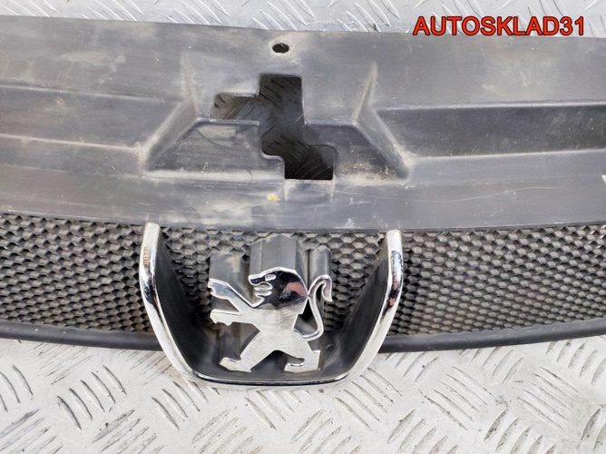 Решетка радиатора Peugeot 406 9631250277