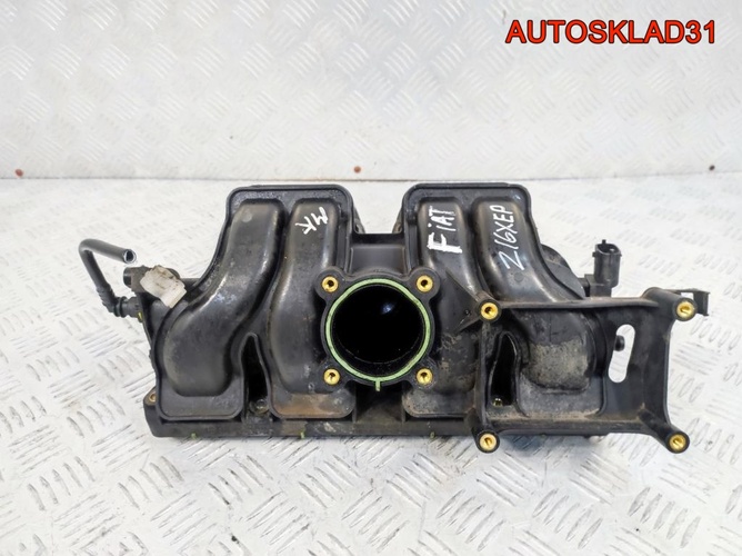 Коллектор впускной Fiat Stilo 1.6 Z16XEP 55354604